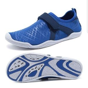 NIB Big Kids Water Shoes (4.5)